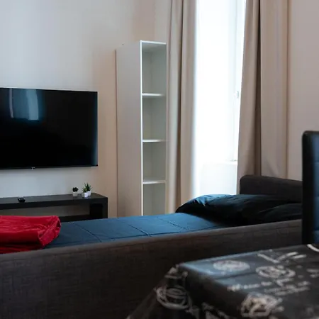 Apartment Porta Nuova - Ai Mille - 6 *